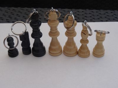 Sleutelhanger houten schaakstukken